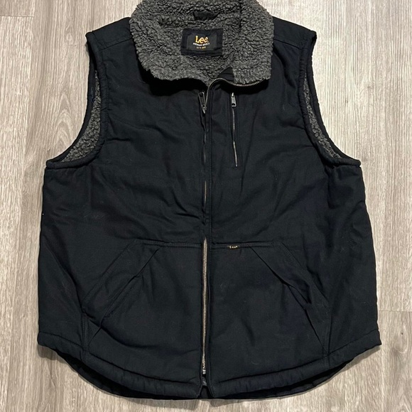 LEE Sherpa lined black vest - Picture 1 of 5